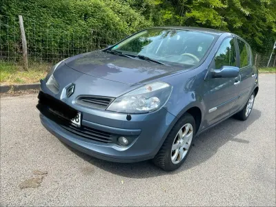 Gebraucht Renault Clio III Initiale 106 PS (77 kW) 2007 Andere farben Kleinwagen