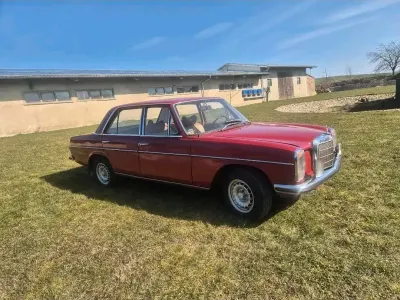 Gebraucht Mercedes W115 60 PS (44 kW) 1968 Rot Limousine