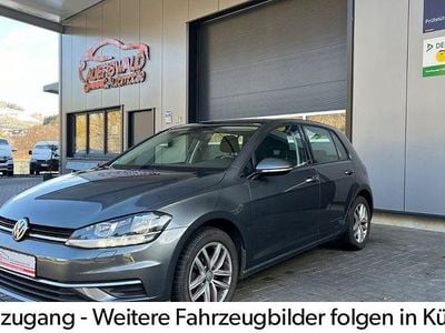 Gebraucht VW Golf VII Comfortline 116 PS (85 kW) 2019 Grau Limousine