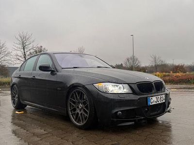 Schwarz Gebraucht 2009 BMW 325 M Sport Limousine | 12.500 €