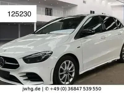 Używany Mercedes B250e AMG 218 KM (160 kW) 2021 Biały Minivan