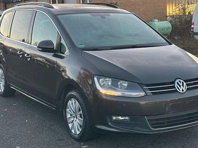 Second-hand VW Sharan Comfortline 140 CP (102 kW) 2014 Negru Monovolum