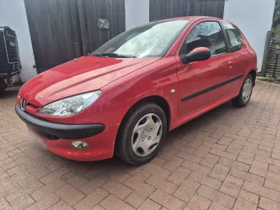 Gebraucht Peugeot 206 Filou 60 PS (44 kW) 2005 Rot Limousine