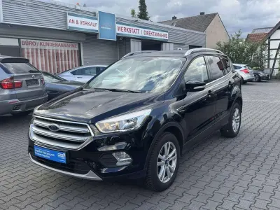 Gebraucht Ford Kuga Trend 120 PS (88 kW) 2018 Schwarz SUV