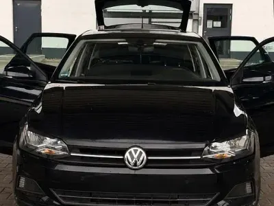 Gebraucht VW Polo Comfortline 75 PS (55 kW) 2018 Schwarz Kleinwagen