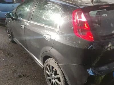 Gebraucht Fiat Punto S 84 PS (61 kW) 2014 Schwarz Kleinwagen