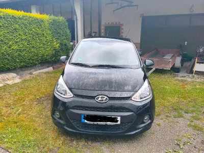 Gebraucht Hyundai i10 Classic 67 PS (49 kW) 2015 Schwarz Kleinwagen