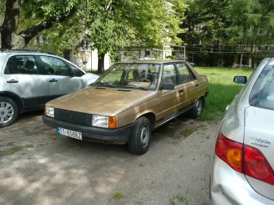 Gebraucht Renault R9 58 PS (42 kW) 1983 Gold Limousine