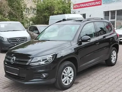 Gebraucht VW Tiguan Trendline 122 PS (89 kW) 2012 Schwarz SUV