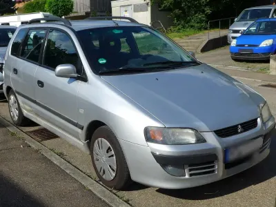 Gebraucht Mitsubishi Space Star 98 PS (72 kW) 2005 Silber Van / Kleinbus
