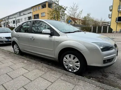 Usata Ford Focus Titanium 101 CV (74 kW) 2006 Argento Berlina