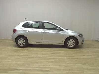 Gebraucht VW Polo Trendline 65 PS (47 kW) 2019 Reflexsilber metallic Kleinwagen