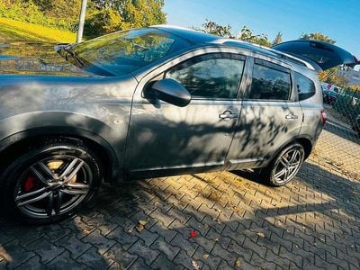 Grau Gebraucht 2012 Nissan Qashqai +2 SUV | 6.200 € (Fairer Preis)