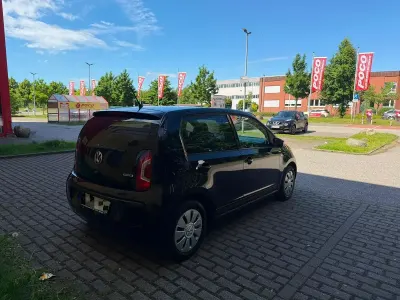 Gebraucht VW up! 60 PS (44 kW) 2016 Schwarz Kleinwagen