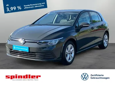 Używany VW Golf VIII Life 150 KM (110 kW) 2022 Szary Sedan/Limuzyna