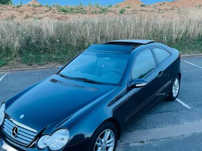 Gebraucht Mercedes C230 192 PS (141 kW) 2001 Schwarz Coupé