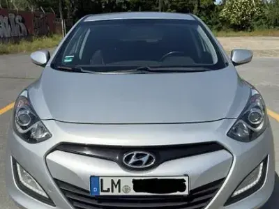 Usado Hyundai i30 Edition 110 CV (80 kW) 2015 Plateado Berlina