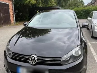 Gebraucht VW Golf VI 105 PS (77 kW) 2012 Schwarz Kleinwagen