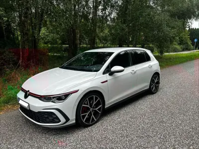 Gebraucht VW Golf VIII GTI 245 PS (180 kW) 2022 Weiß Limousine