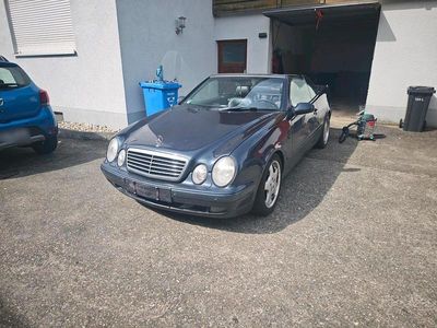 Usata Mercedes CLK320 218 CV (160 kW) 1998 Nero Cabrio