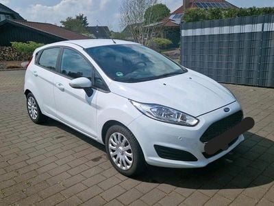Gebraucht Ford Fiesta Trend 60 PS (44 kW) 2017 Weiß Kleinwagen