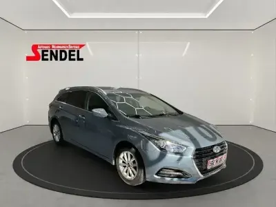 Second-hand Hyundai i40 Trend 141 CP (103 kW) 2016 Albastru Break