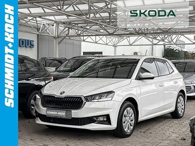 Candyweiß (weiß) Gebraucht 2024 Skoda Fabia Selection Limousine | 20.890 € (Fairer Preis)