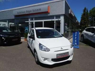 Gebraucht Mitsubishi Space Star Diamant Edition 71 PS (52 kW) 2015 Islandweiß Kleinwagen