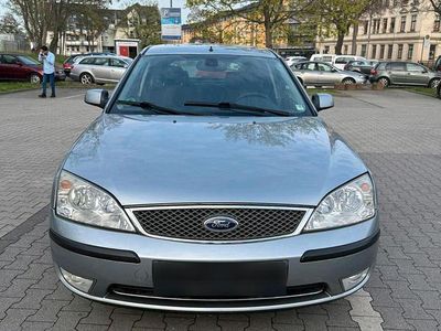 Usata Ford Mondeo 125 CV (91 kW) 2004 Argento Berlina