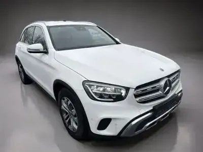 Używany Mercedes GLC220 194 KM (142 kW) 2021 Biały SUV