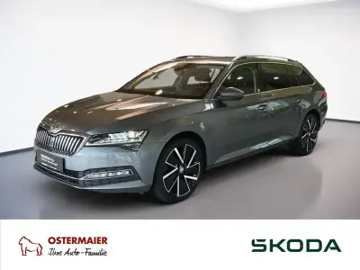 Gebraucht Skoda Superb Style 150 PS (110 kW) 2023 Graphitegrau Kombi