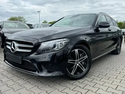 Używany Mercedes C300e Avantgarde 258 KM (189 kW) 2020 Czarny Kombi