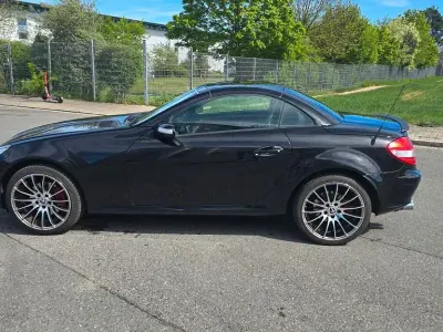 Usado Mercedes SLK280 231 HP (169 kW) 2007 Preto Cabrios