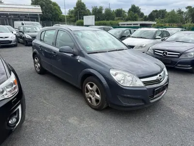 Gebraucht Opel Astra Edition 116 PS (85 kW) 2008 Blau Limousine