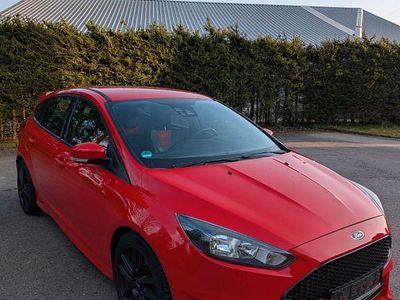 Gebraucht Ford Focus ST 185 PS (136 kW) 2014 Rot Limousine