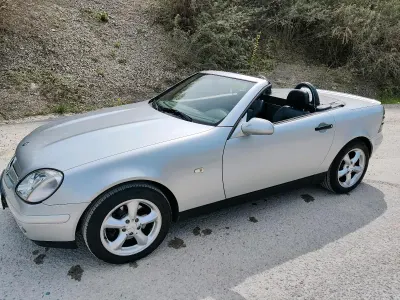 Gebraucht Mercedes SLK230 193 PS (141 kW) 1998 Silber Cabrio