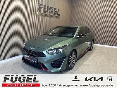 Gebraucht Kia ProCeed Comfort 204 PS (150 kW) 2023 Experience green met. Kleinwagen