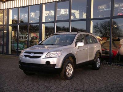 Gebraucht Chevrolet Captiva LS 150 PS (110 kW) 2010 Argon silber/ice silver (m2) SUV