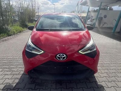 Gebraucht Toyota Aygo 72 PS (52 kW) 2019 Rot Kleinwagen