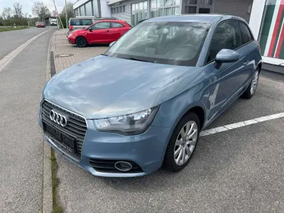 Gebraucht Audi A1 Ambition 122 PS (89 kW) 2011 Sphärenblau metallic Kleinwagen
