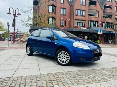 Gebraucht Fiat Punto Dynamic 77 PS (56 kW) 2009 Blau Kleinwagen