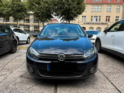 Gebraucht VW Golf VI 122 PS (89 kW) 2011 Blau Kleinwagen