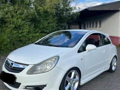 Używany Opel Corsa OPC 125 KM (91 kW) 2009 Biały Hatchback