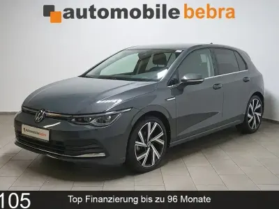 Gebraucht VW Golf VIII Style 150 PS (110 kW) 2022 Delfingrau Limousine