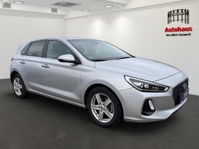 gebraucht Hyundai i30 Premium 1.4 AUTOMATIK+LEDER+NAVI+SITZHZG+KAM