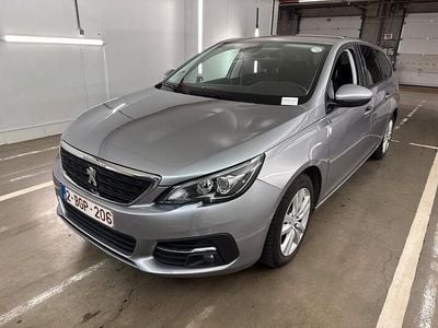 Silber Gebraucht 2021 Peugeot 308 Limousine | 7.259 € (Guter Preis)