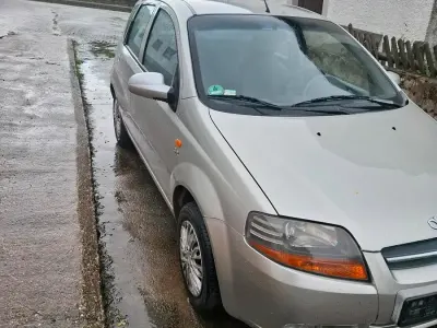 Gebraucht Chevrolet Kalos 95 PS (69 kW) 2004 Silber Kleinwagen