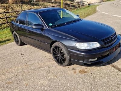 Schwarz Gebraucht 2003 Opel Omega Limousine | 2.200 € (Etwas zu teuer)