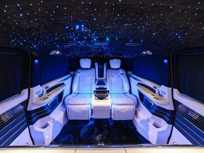 Gebraucht Mercedes V300 237 PS (174 kW) 2024 Schwarz Van / Kleinbus