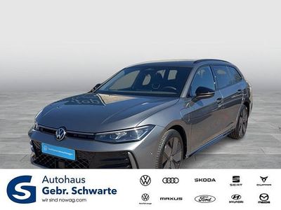 Gebraucht VW Passat R-line 177 PS (130 kW) 2025 Grau Kombi